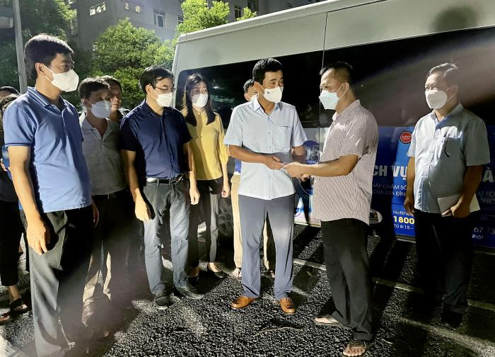 Phó Chủ tịch UBND tỉnh Phú Thọ Hồ Đại Dũng thăm hỏi, động viên các gia đình có người bị nạn.