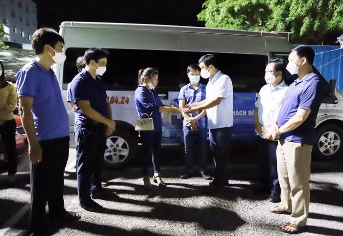 Chính quyền tỉnh Phú Thọ hỗ trợ thân nhân các nạn nhân gặp nạn.