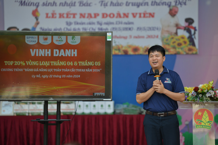Anh Nguyễn Minh Đại – Phó Bí thư Đoàn Bộ GD&amp;ĐT, Giám đốc Tổ hợp CNGD Edukids – Đối tác chiến lược TOFAS Việt Nam và đại diện trung tâm Toán.VN Đông Anh phát biểu tại sự kiện.