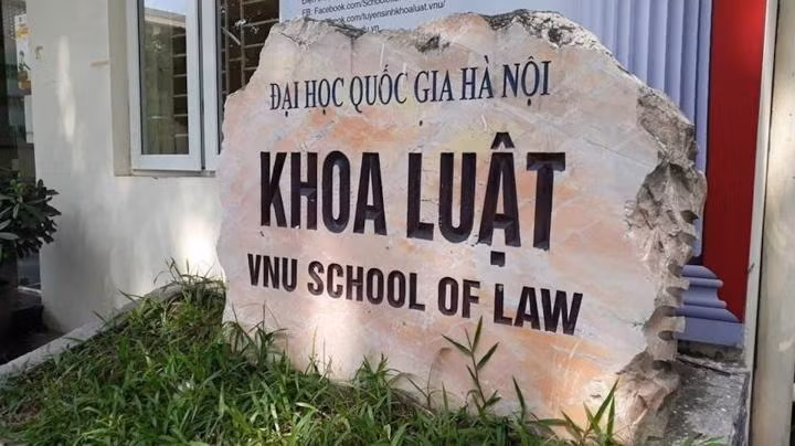 Thành lập Trường ĐH Luật là trường đại học thành viên của Đại học Quốc gia Hà Nội.