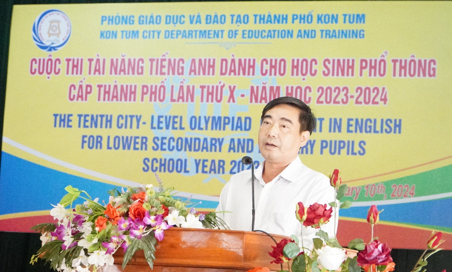 Ông Phạm Văn Phụ, Phó trưởng Phòng GD&ĐT phát biểu tại Cuộc thi. Ông Phạm Văn Phụ, Phó trưởng Phòng GD&ĐT phát biểu tại Cuộc thi.