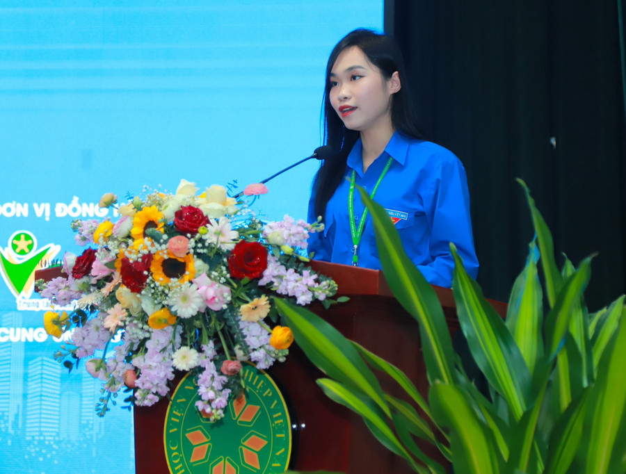 Sinh viên Từ Tuyết Nhung hưởng ứng Tháng Thanh niên năm 2023 và Cuộc thi Khởi nghiệp nông nghiệp đổi mới sáng tạo. Sinh viên Từ Tuyết Nhung hưởng ứng Tháng Thanh niên năm 2023 và Cuộc thi Khởi nghiệp nông nghiệp đổi mới sáng tạo.