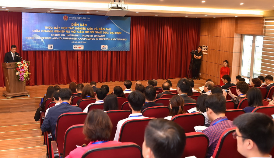 Toàn cảnh Diễn đàn. Toàn cảnh Diễn đàn.