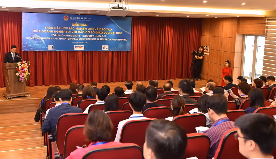 Toàn cảnh Diễn đàn.