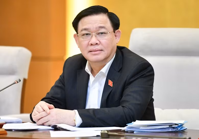 Chủ tịch Quốc hội Vương Đình Huệ phát biểu tại phiên họp