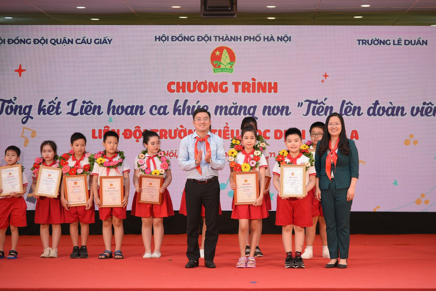 Giải Đặc biệt và giải Nhất được trao.