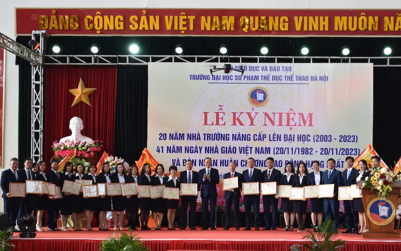 Trường Đại học Sư phạm Thể dục thể thao kỷ niệm Ngày Nhà giáo Việt Nam 20/11. 