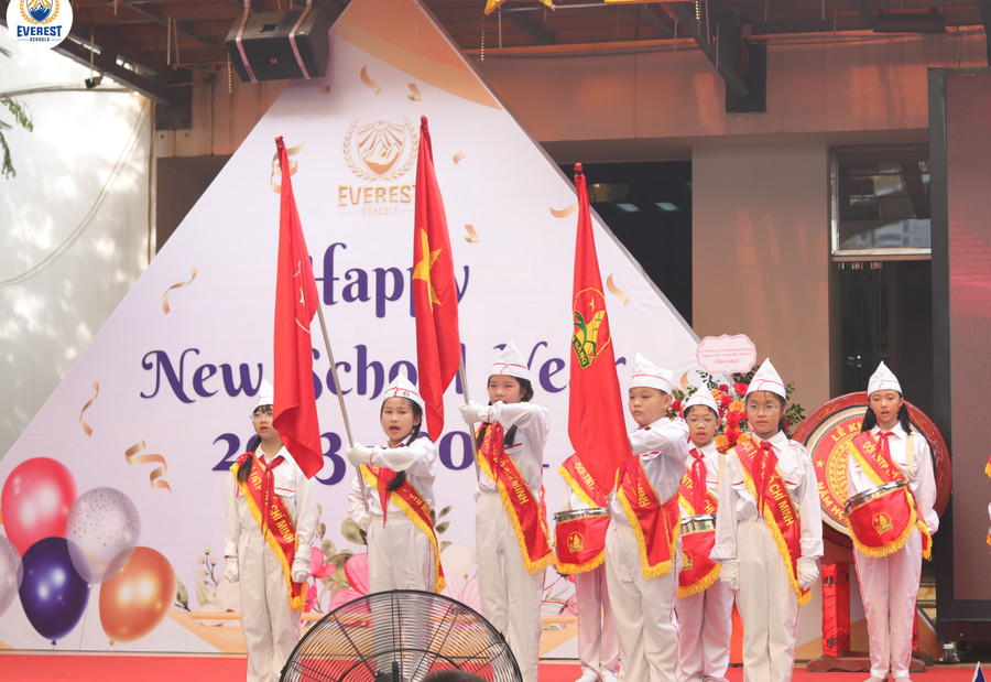 Đội nghi thức thực hiện nghi lễ. Đội nghi thức thực hiện nghi lễ.