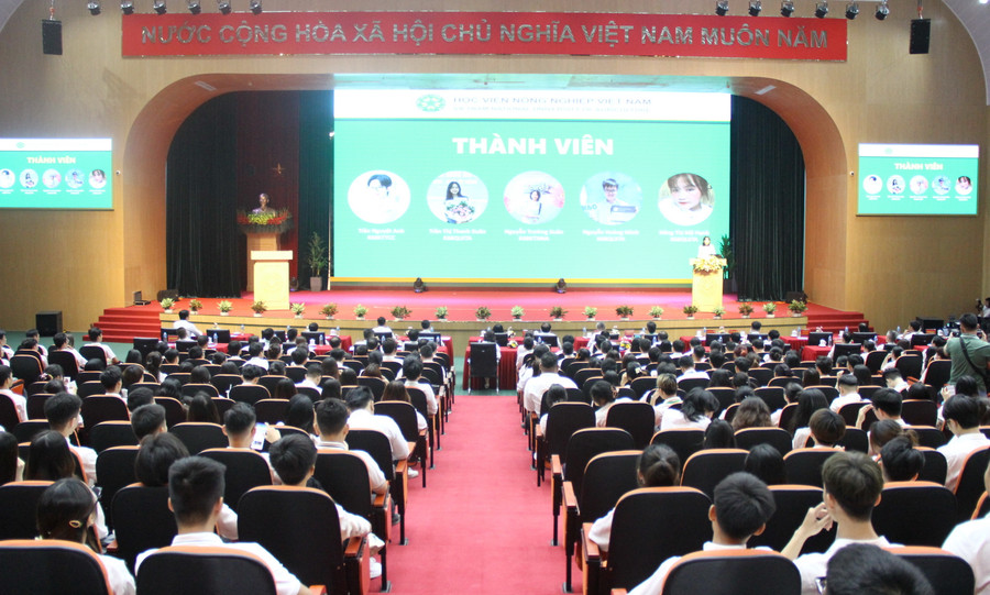 Toàn cảnh hội nghị. Toàn cảnh hội nghị.