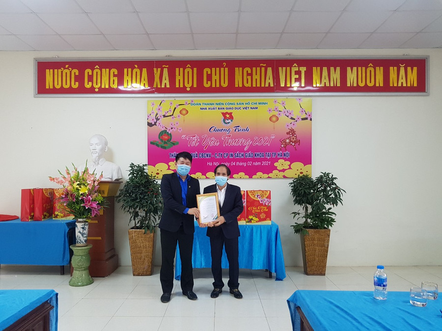 Lãnh đạo CTCP In SGK tại TP. Ha Noi gửi Thư cảm ơn Đoàn thanh niên NXBGDVN