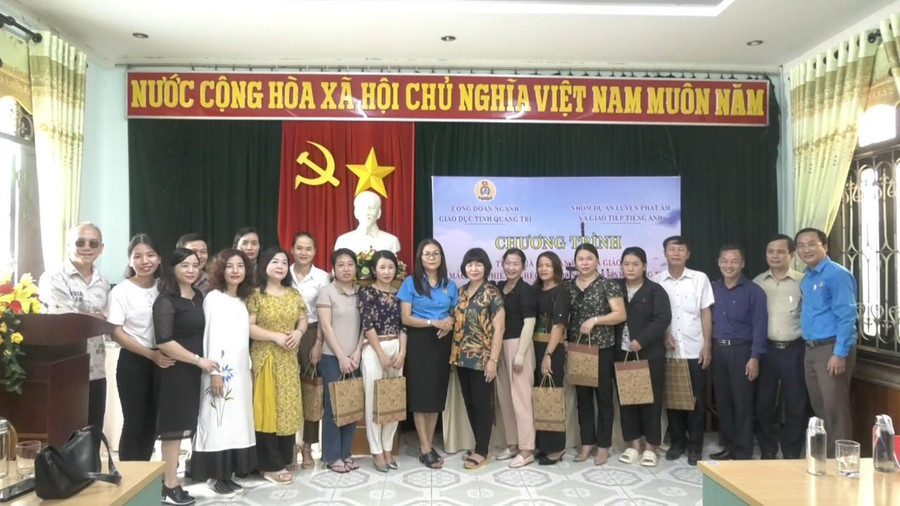 Công đoàn ngành giáo dục hỗ trợ, động viên các nhà giáo mắc bệnh hiểm nghèo. Công đoàn ngành giáo dục hỗ trợ, động viên các nhà giáo mắc bệnh hiểm nghèo.