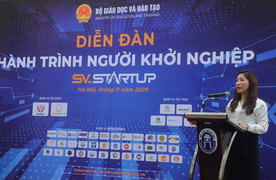 Bà Lê Thị Hằng phát biểu tại diễn đàn