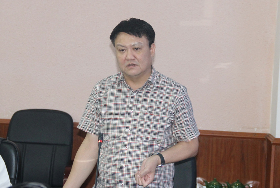 TS Lê Cao Thắng – Chủ tịch Hội đồng Trường ĐH Công đoàn trao đổi tại hội nghị.