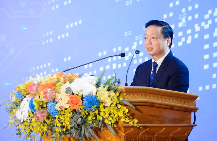 Phó Thủ tướng Trần Hồng Hà phát biểu tại Hội thảo quốc tế "Nguồn nhân lực bán dẫn Việt Nam trong chuỗi cung ứng toàn cầu". Ảnh: Văn Mạnh.