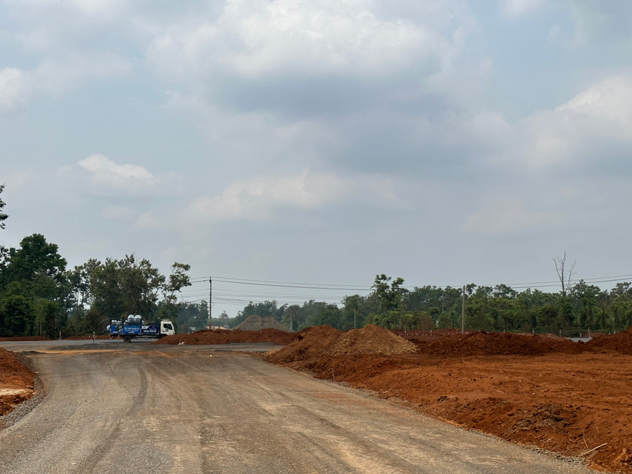 Gặp khó khăn trong GPMB khiến Dự án đường Hồ Chí Minh đoạn tránh Đông TP Buôn Ma Thuột đội vốn hơn 300 tỷ đồng (ảnh: TT). Gặp khó khăn trong GPMB khiến Dự án đường Hồ Chí Minh đoạn tránh Đông TP Buôn Ma Thuột đội vốn hơn 300 tỷ đồng (ảnh: TT).