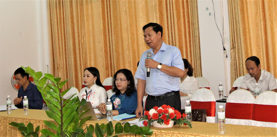 Ông Phạm Tiến Hưng - Phó Chủ tịch UBND TP Buôn Ma Thuột tham gia góp ý tại Hội thảo. Ông Phạm Tiến Hưng - Phó Chủ tịch UBND TP Buôn Ma Thuột tham gia góp ý tại Hội thảo.