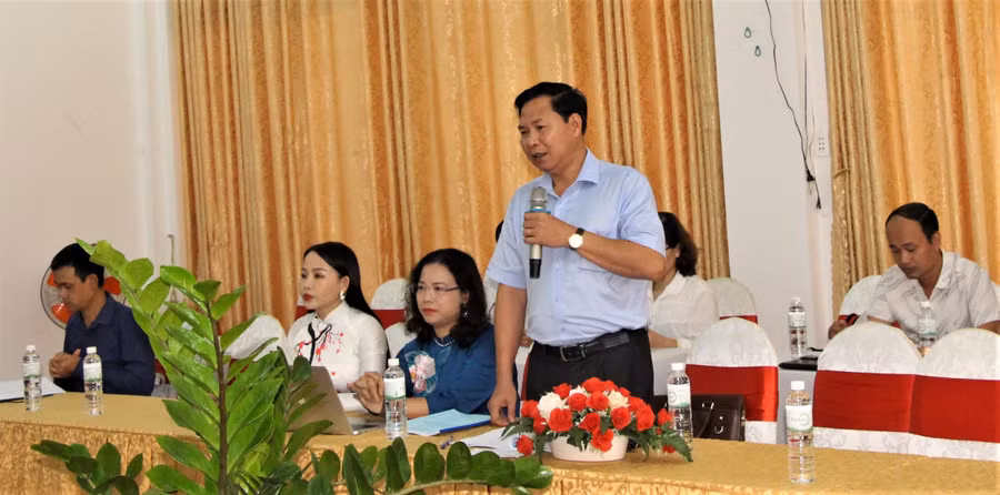 Ông Phạm Tiến Hưng - Phó Chủ tịch UBND TP Buôn Ma Thuột tham gia góp ý tại Hội thảo. Ông Phạm Tiến Hưng - Phó Chủ tịch UBND TP Buôn Ma Thuột tham gia góp ý tại Hội thảo.