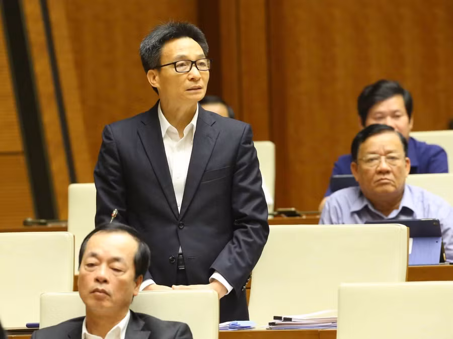 Phó Thủ tướng Vũ Đức Đam trả lời chất vấn tại phiên làm việc chiều nay (9/11) của Quốc hội.