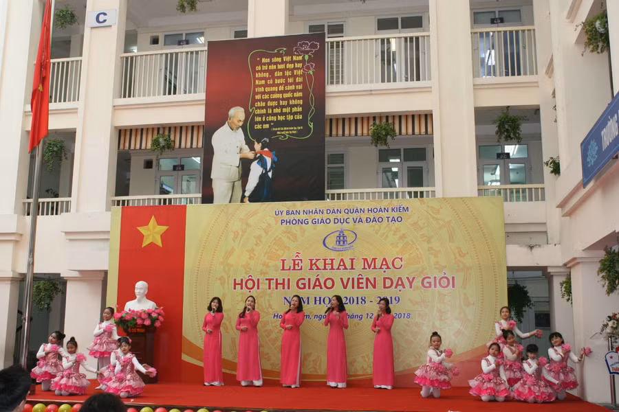 Khai mạc Hội thi Giáo viên dạy giỏi quận Hoàn Kiếm (Hà Nội)