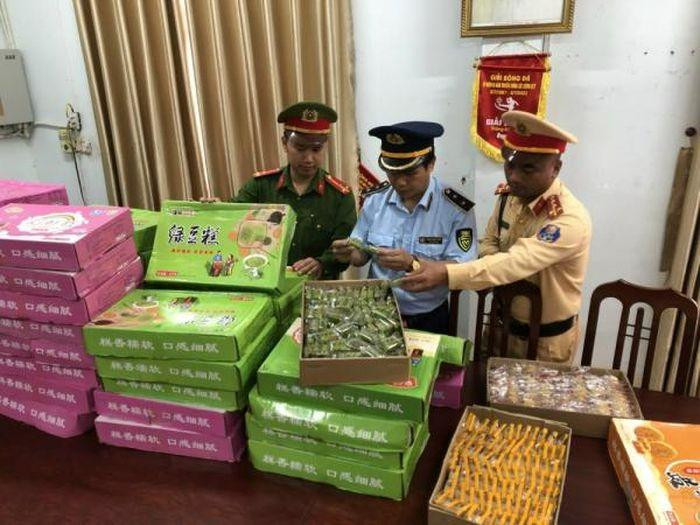 Sản phẩm bánh không rõ nguồn gốc bị cơ quan chức năng tỉnh Bắc Giang phát hiện, thu giữ.