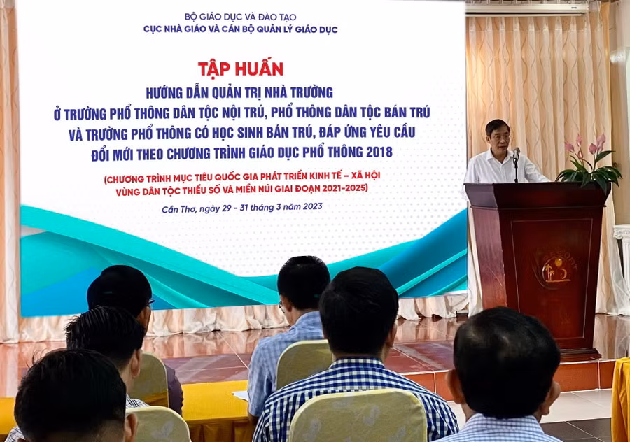 Ông Vũ Minh Đức phát biểu khai mạc khóa tập huấn đợt 1 tại TP Cần Thơ.