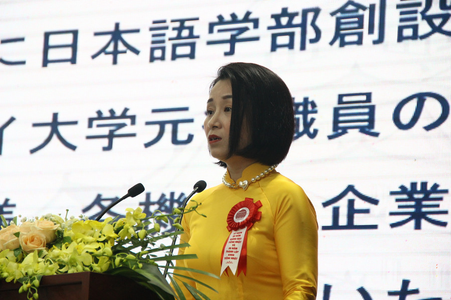 TS Nghiêm Hồng Vân – Trưởng Khoa tiếng Nhật, Trường ĐH Hà Nội. TS Nghiêm Hồng Vân – Trưởng Khoa tiếng Nhật, Trường ĐH Hà Nội.