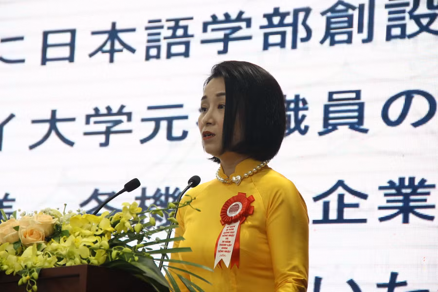 TS Nghiêm Hồng Vân – Trưởng Khoa tiếng Nhật, Trường ĐH Hà Nội.