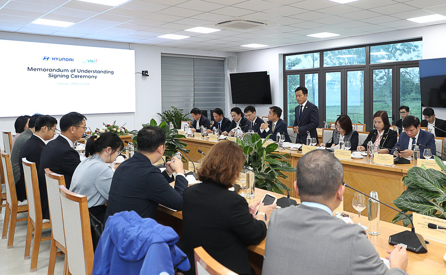 Hai bên trao đổi các nội dung hợp tác về đào tạo nguồn nhân lực chất lượng cao lĩnh vực kỹ thuật công nghệ. Hai bên trao đổi các nội dung hợp tác về đào tạo nguồn nhân lực chất lượng cao lĩnh vực kỹ thuật công nghệ.