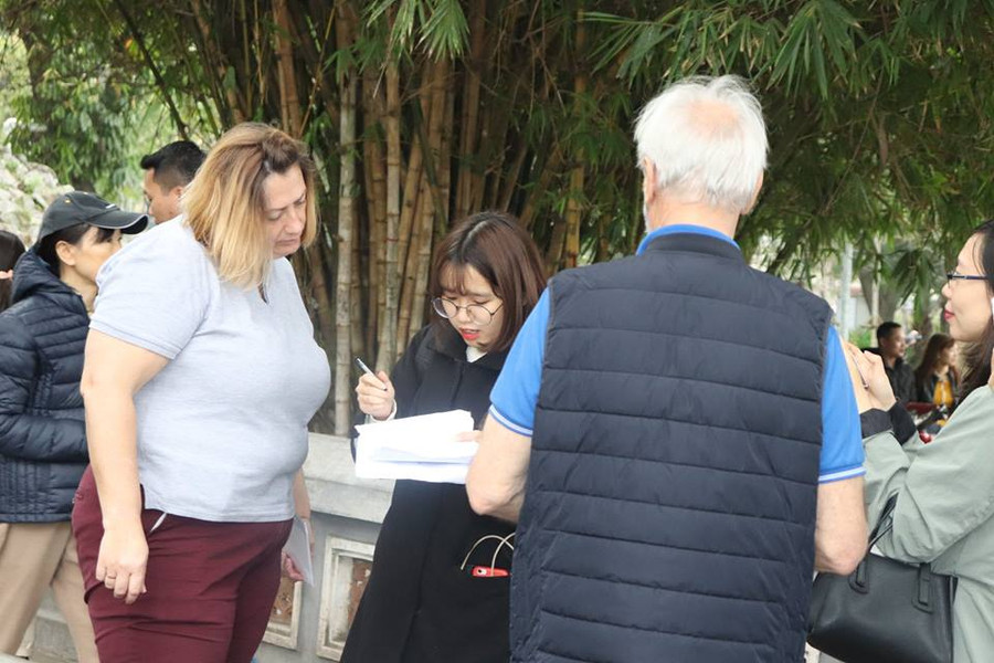 CHMers với bài khảo sát mức độ yêu thích đồ ăn Việt Nam của du khách nước ngoài CHMers với bài khảo sát mức độ yêu thích đồ ăn Việt Nam của du khách nước ngoài