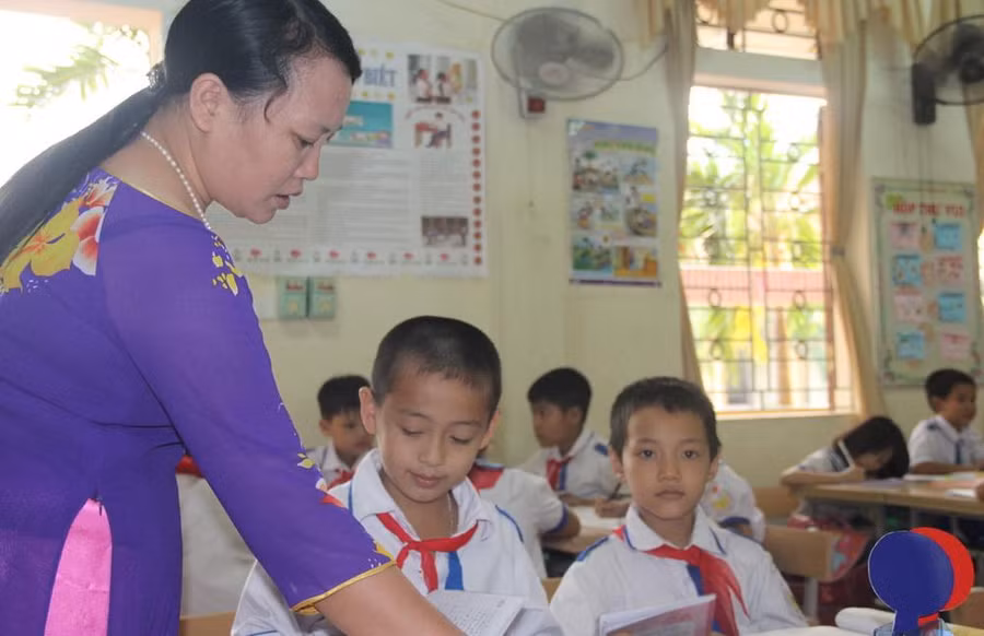 Cần giám sát chặt chẽ vấn đề thừa, thiếu giáo viên ở địa phương.
