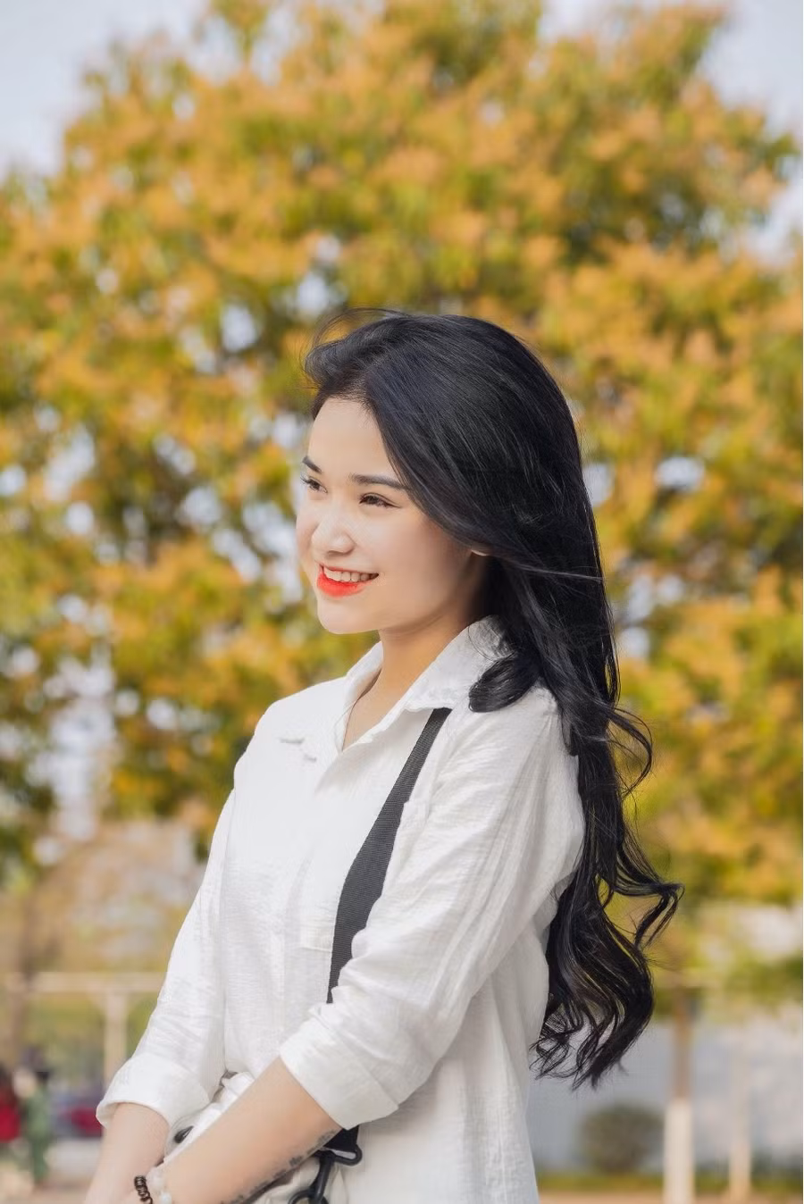 Hành trình từ cô thợ nail đến sinh viên xuất sắc.