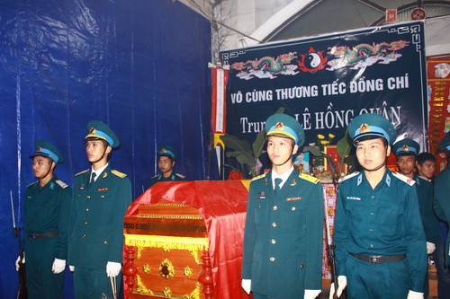 Vụ trực thăng rơi: Đất mẹ đón anh về!