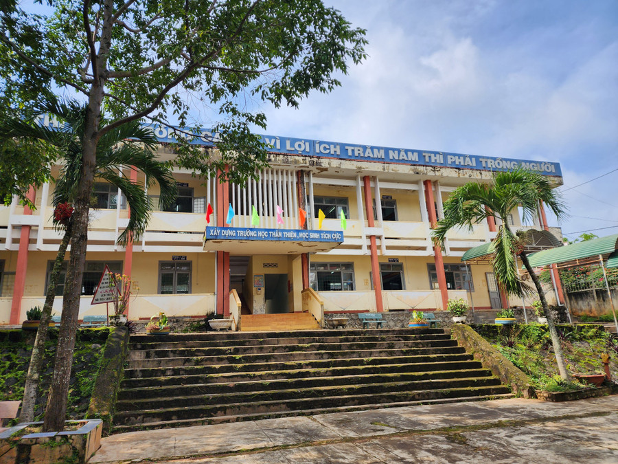 Khuôn viên Trường THCS Lạc Long Quân, TP Buôn Ma Thuột - Ảnh: Thành Tâm. Khuôn viên Trường THCS Lạc Long Quân, TP Buôn Ma Thuột - Ảnh: Thành Tâm.