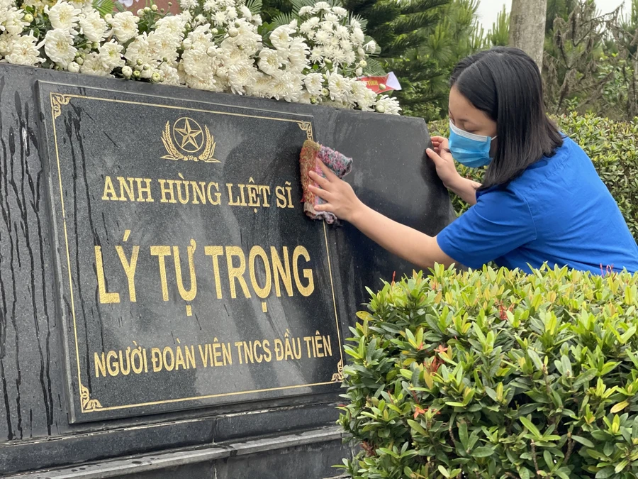 Khu lưu niệm Lý Tự Trọng