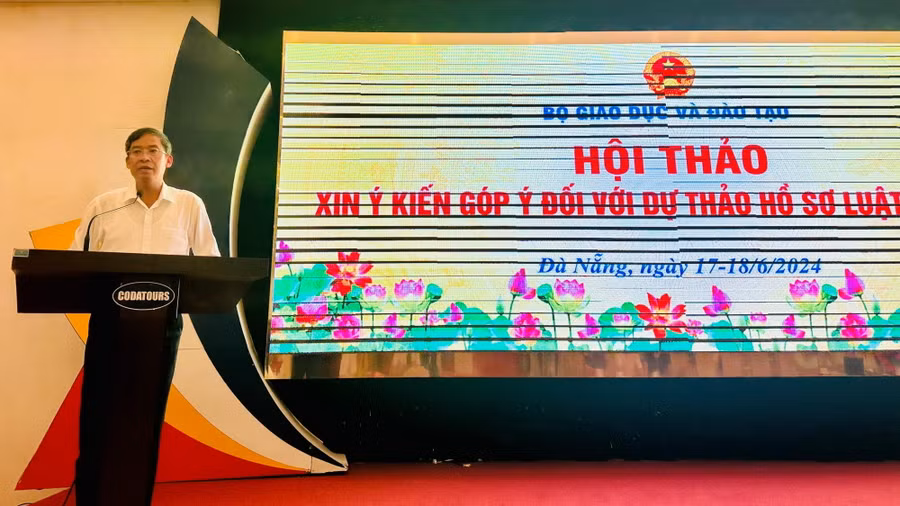 Ông Vũ Minh Đức - Cục trưởng Cục Nhà giáo và Cán bộ quản lý giáo dục phát biểu tại hội thảo.