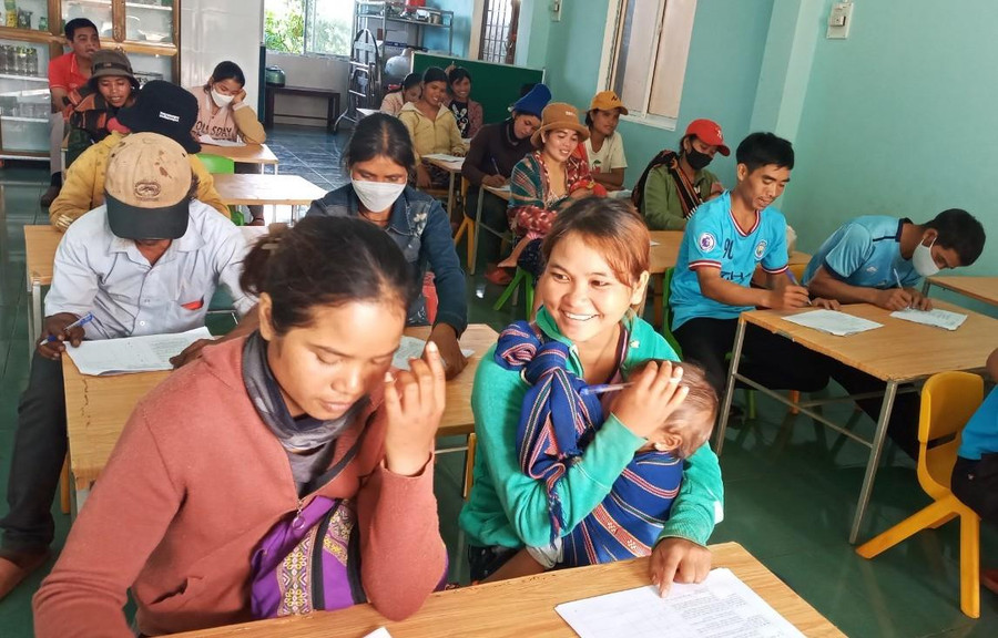 Cha mẹ trẻ và cộng đồng tại địa phương trong những chương trình phối hợp giữa nhà trường, gia đình và xã hội.