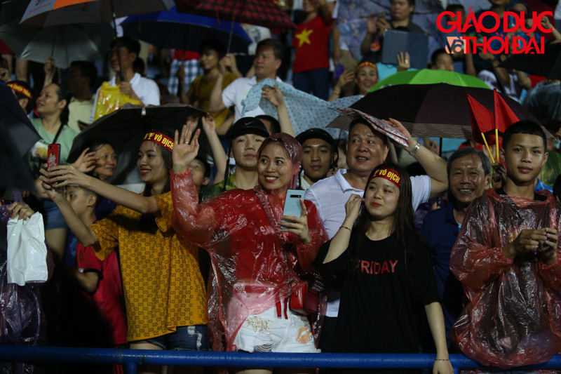 Niềm vui đã nhân lên gấp bội khi U23 đã giành chiến thắng áp đảo trước đội khách.