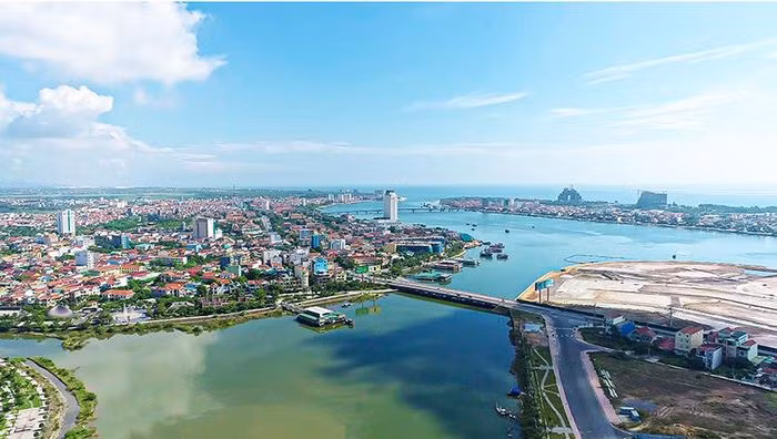 Thành phố Đồng Hới, trung tâm tỉnh lỵ Quảng Bình.