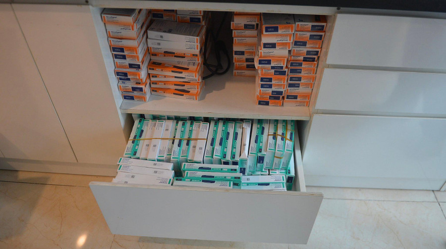 Thuốc được cất giấu tại tất cả các vị trí, ngăn chứa đồ trong căn nhà chung cư.