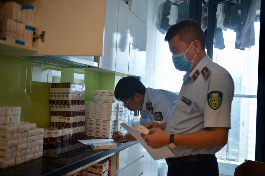 Lực lượng chức năng đang tiến hành kiểm kê và lập biên bản sự việc.