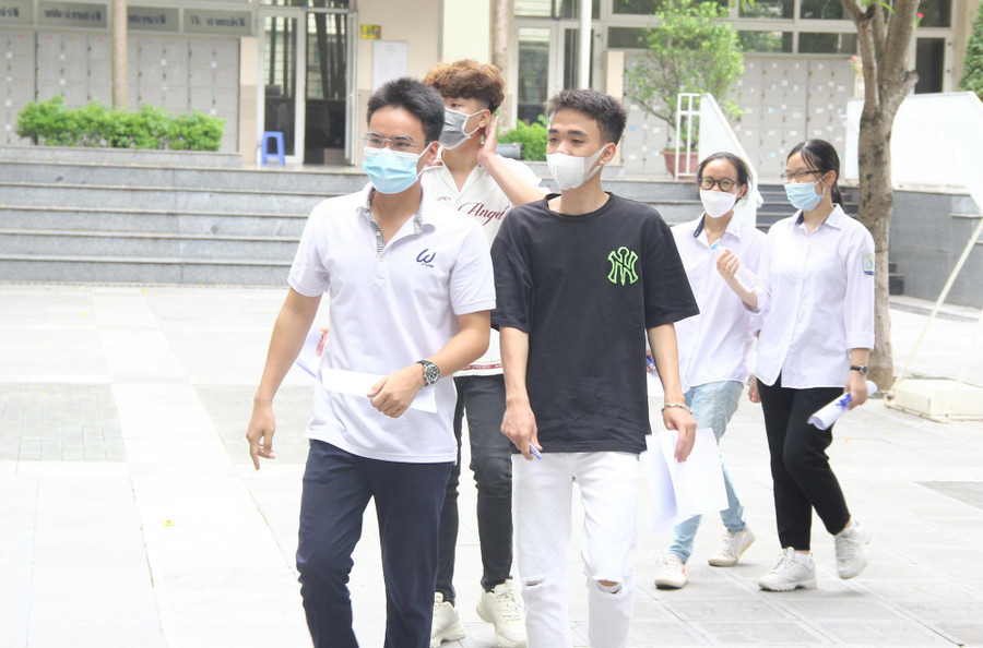 Thí sinh tham dự Kỳ thi tốt nghiệp THPT 2022. Thí sinh tham dự Kỳ thi tốt nghiệp THPT 2022.