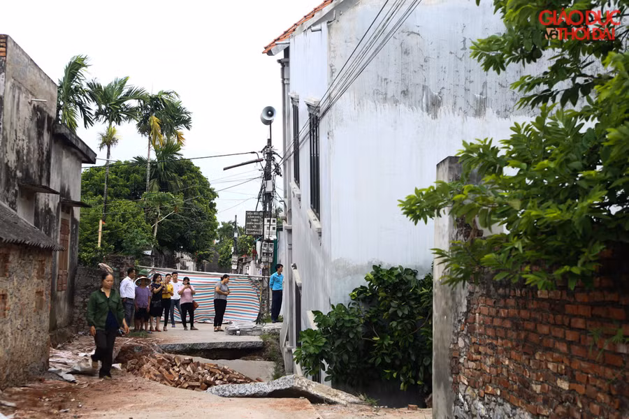 Theo thông tin đây không phải là lần đâu tiên tại địa phương xẩy ra hiện tượng" hố tử thần"