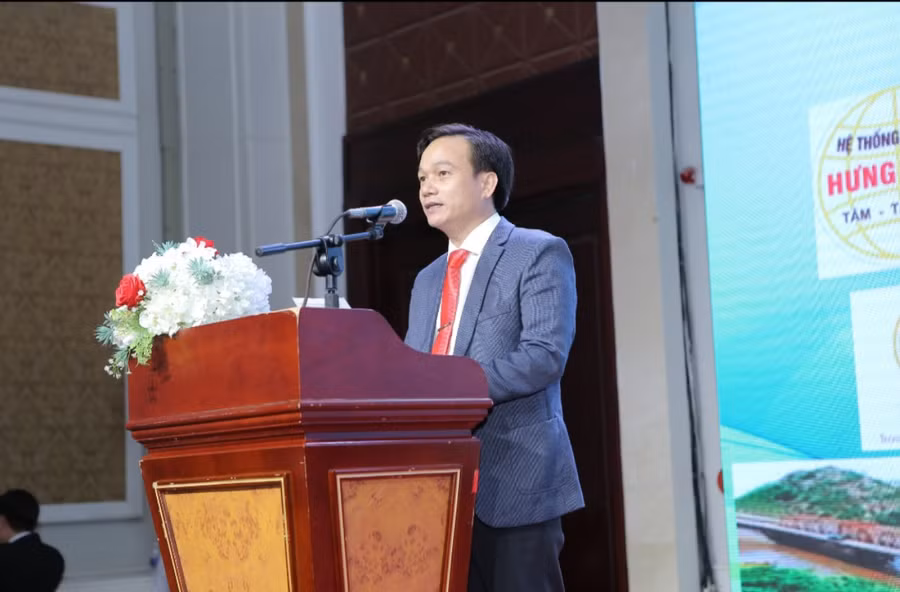 Ông Tôn Đức Thịnh, Chủ tịch Hội DN Lam Hồng bày tỏ mong muốn các hội viên đoàn kết, giúp đỡ lẫn nhau trong hoạt động kinh doanh