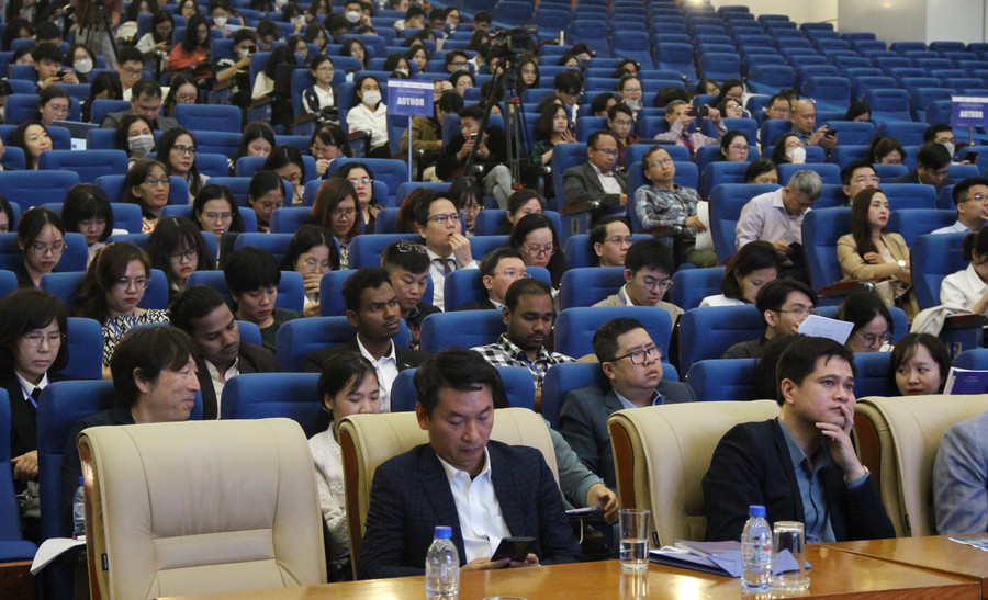 Các đại biểu tham gia hội thảo. Các đại biểu tham gia hội thảo.