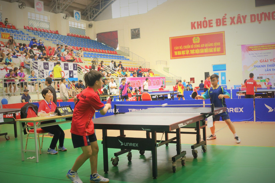 Các vận động viên bước vào tranh tài tại giải đấu. Các vận động viên bước vào tranh tài tại giải đấu.