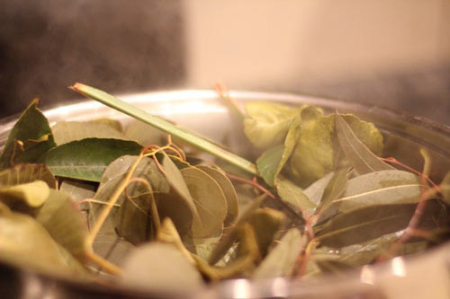 Nồi nước xông có tác dụng giảm mệt mỏi, ù tai, ngạt mũi, nhức đầu...
