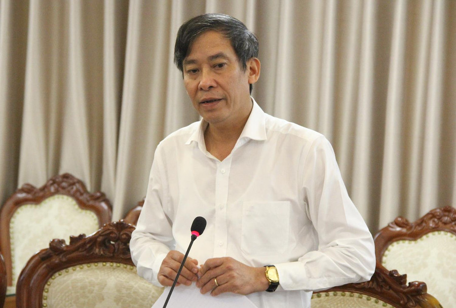 Ông Vũ Minh Đức tham luận tại Hội nghị tổng kết 15 năm thực hiện Nghị quyết 27–NQ/TW ngày 6/8/2008 của Ban Chấp hành Trung ương Đảng khóa X.