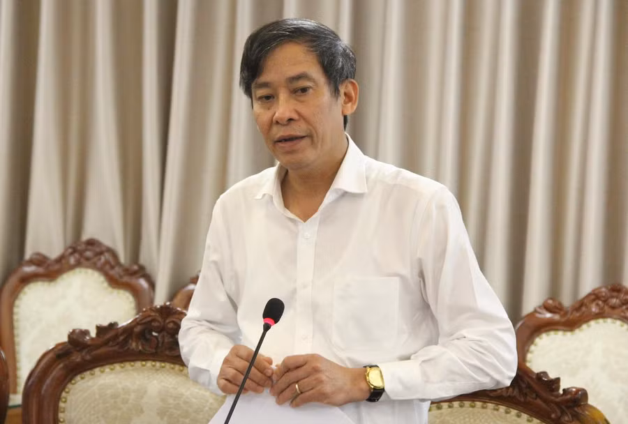 Ông Vũ Minh Đức tham luận tại Hội nghị tổng kết 15 năm thực hiện Nghị quyết 27–NQ/TW ngày 6/8/2008 của Ban Chấp hành Trung ương Đảng khóa X.