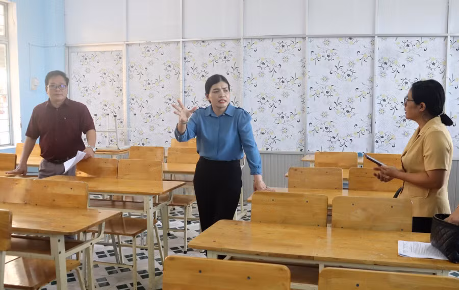 Ban Chỉ đạo Kỳ thi tốt nghiệp THPT 2024 tỉnh Kon Tum kiểm tra điều kiện cơ sở vật chất, ôn tập cho thí sinh tại huyện Ngọc Hồi.