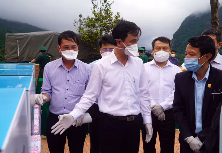 Ngành Y tế hai tỉnh chia sẽ những kinh nghiệm trong công tác phòng chống dịch Covid-19.